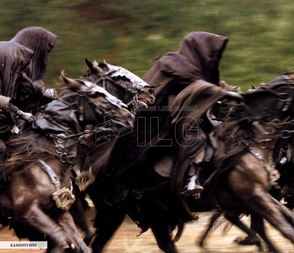 THE LORD OF THE RINGS: THE FELLOWSHIP OF THE RING