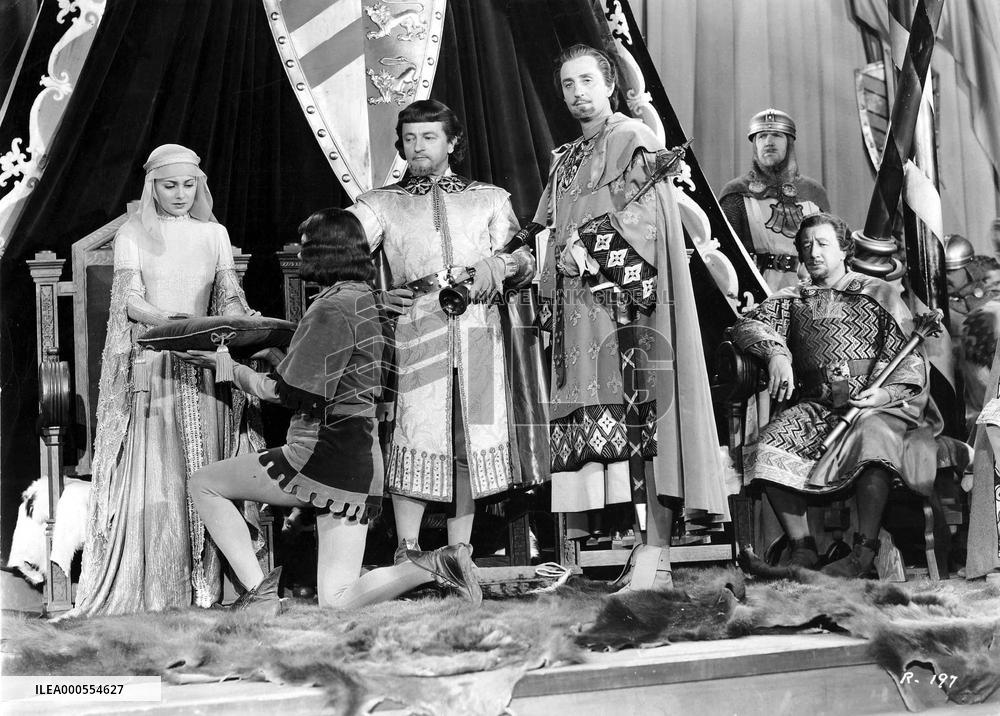 THE ADVENTURES OF ROBIN HOOD