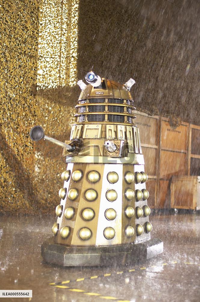 EMBARGOED UNTIL 00.01 ON SUNDAY 24 APRIL, 2005 EPISODE SIX P