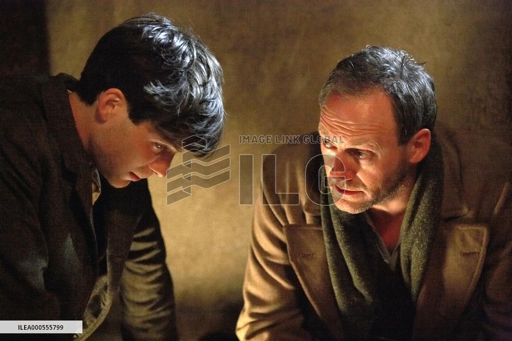 THE WIND THAT SHAKES THE BARLEY