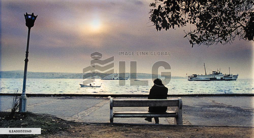 UZAK  Quality: 2nd Generation.  Film Title: Uzak. A film by