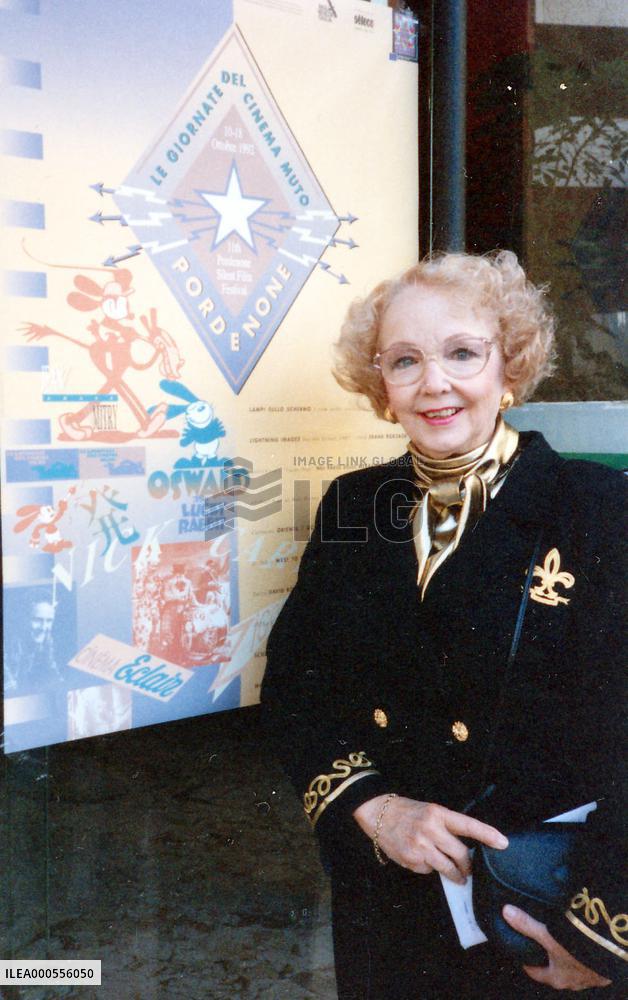 VIRGINIA DAVIS who was 'Alice' at one point in a long-runnin