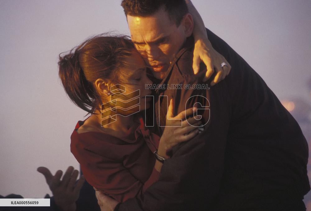 CRASH  Thandie Newton as Christine and Matt Dillion as Offic