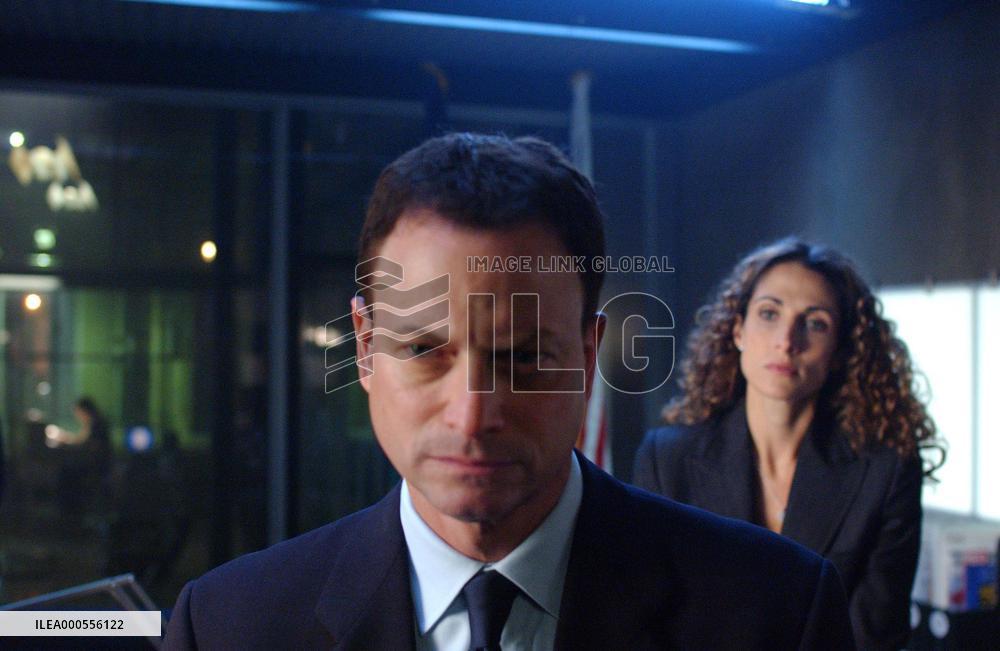 "Blink"   Stars GARY SINESE and MELINA KANAKAREDES