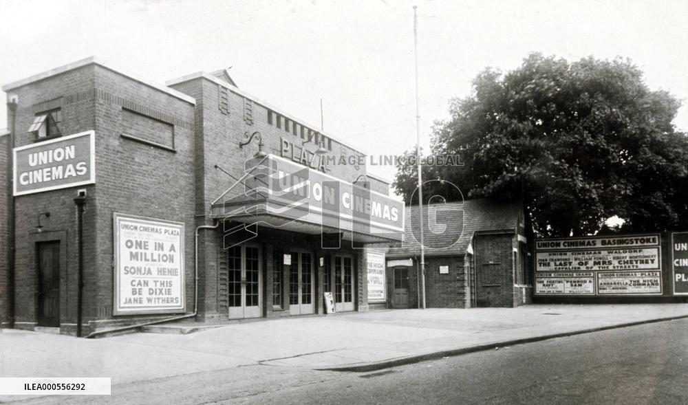 PLAZA CINEMA, BASINGSTOKE A theatre of the Union Cinemas cir
