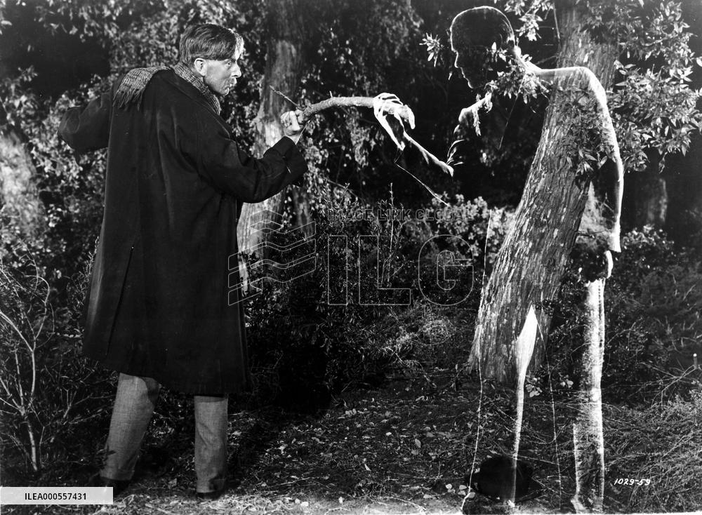 THE INVISIBLE MAN RETURNS