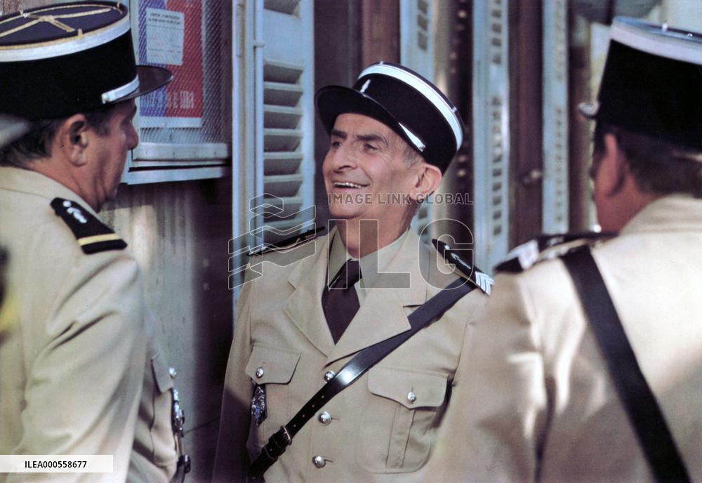 LE GENDARME ET LES EXTRA- TERRESTRES