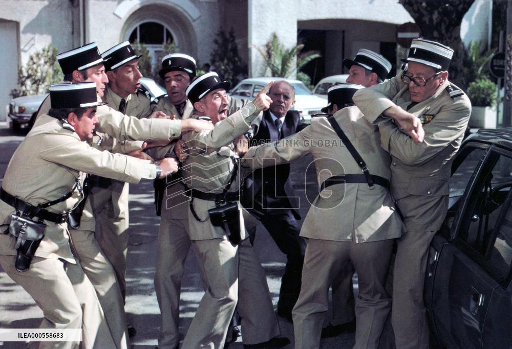 LE GENDARME ET LES EXTRA- TERRESTRES