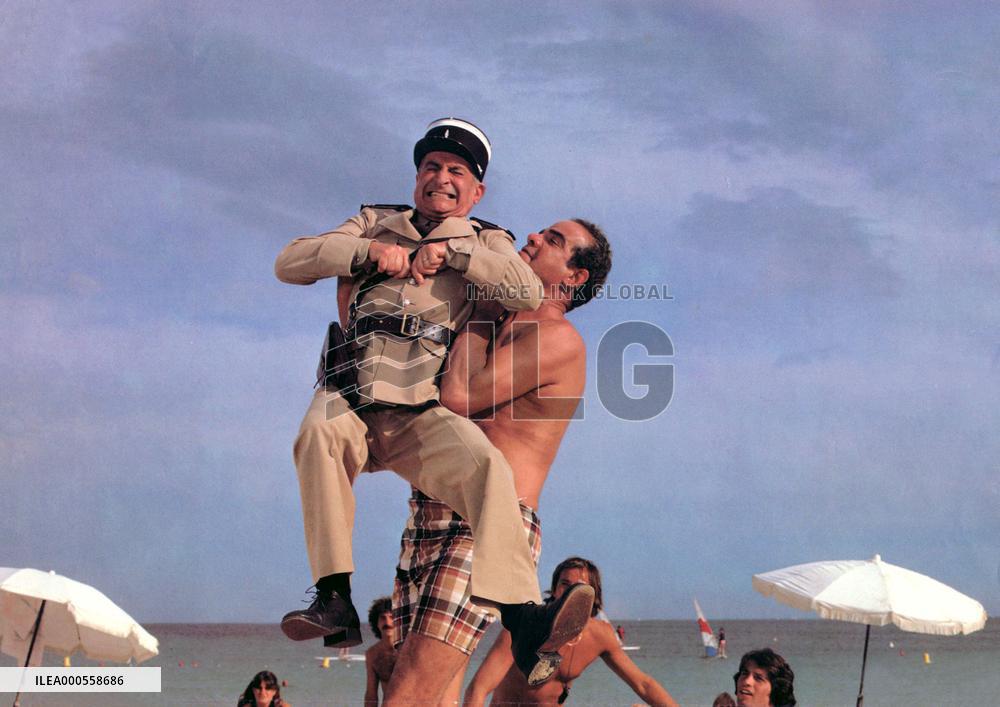 LE GENDARME ET LES EXTRA- TERRESTRES