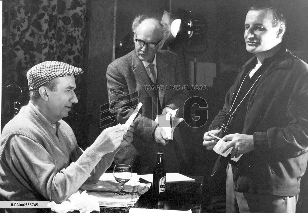 LINDSAY ANDERSON DIRECTING A COMMERCIAL FOR MACKESON'S STOUT