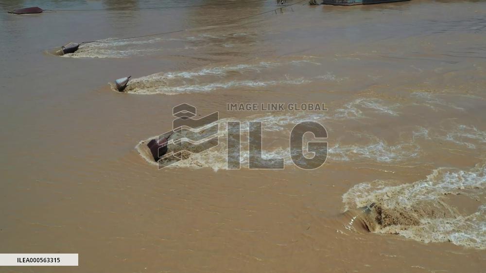 Yellow River Remove Pontoon Bridge For Flood Season