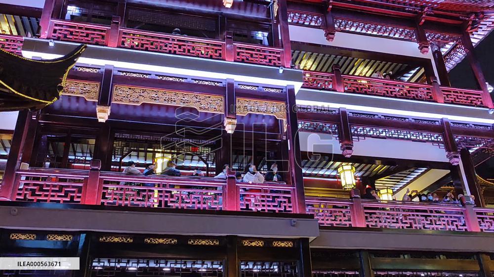Traditional Yuyuan Garden Lantern Festival in Shanghai