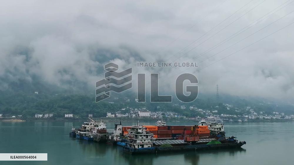 Three Gorges Dam Ships