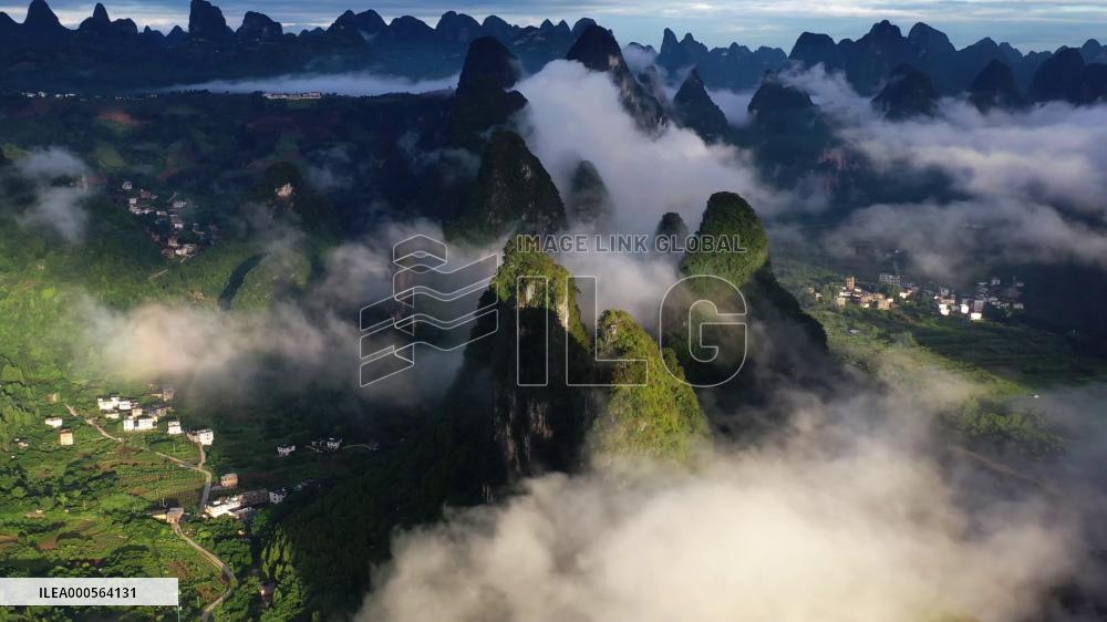 Time-lapse Footage Mountains Surrounded By Fog in Yangshuo