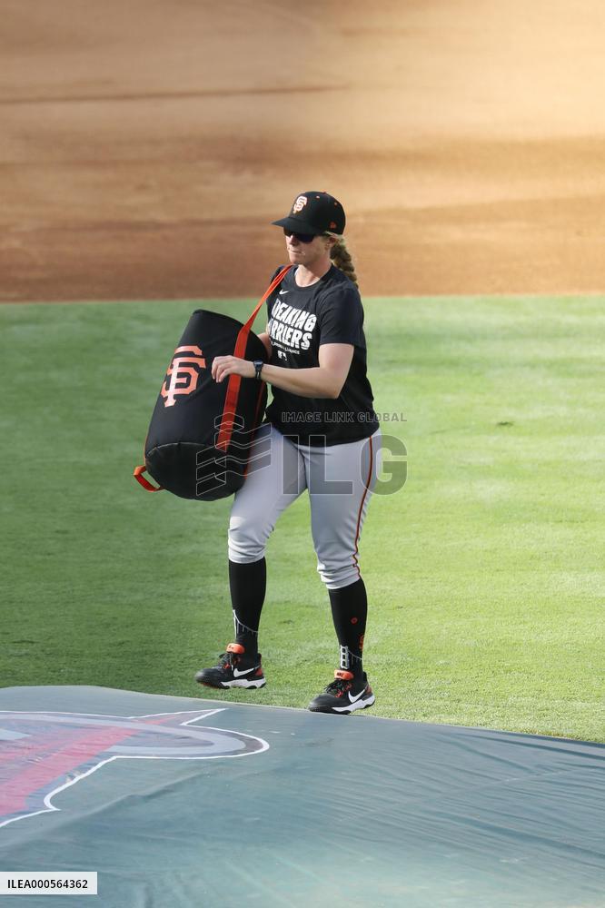 Baseball: Giants assistant coach Alyssa Nakken