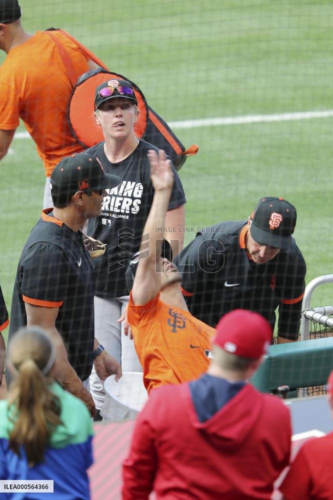 Baseball: Giants assistant coach Alyssa Nakken