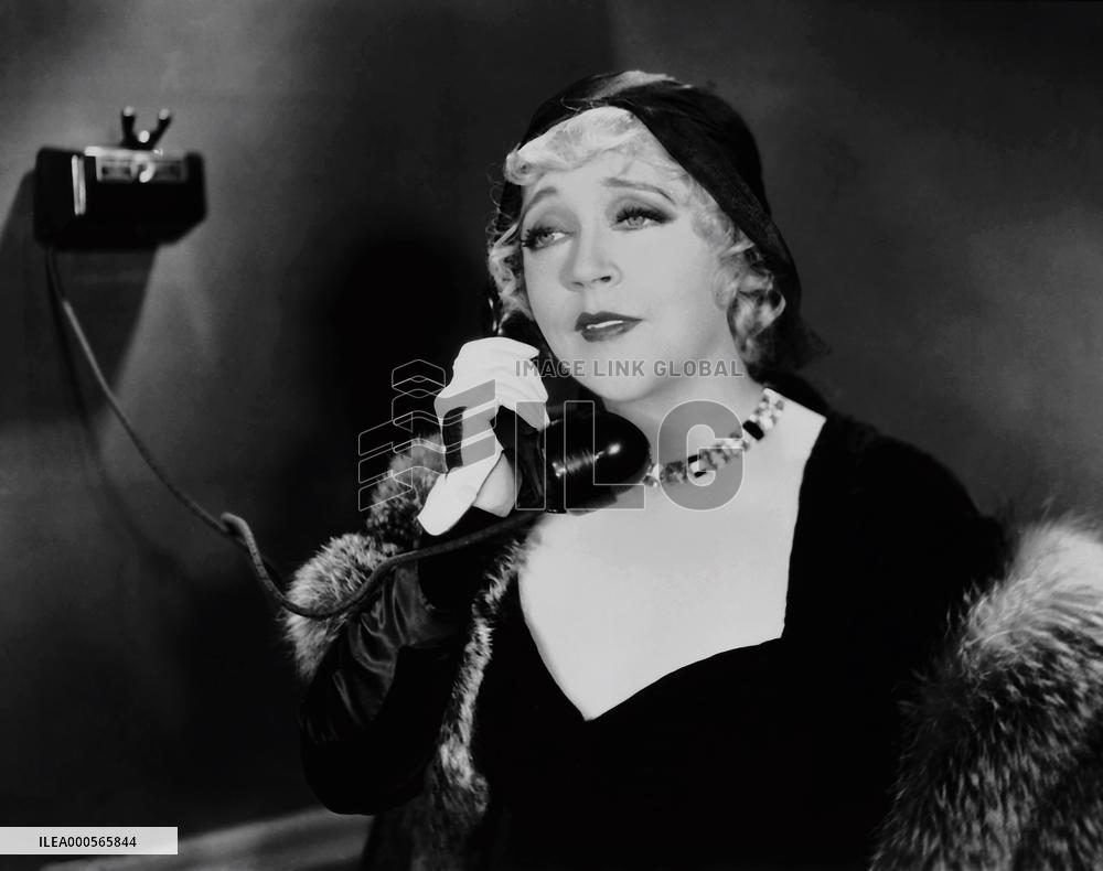 Bachelor Apartment film (1931)