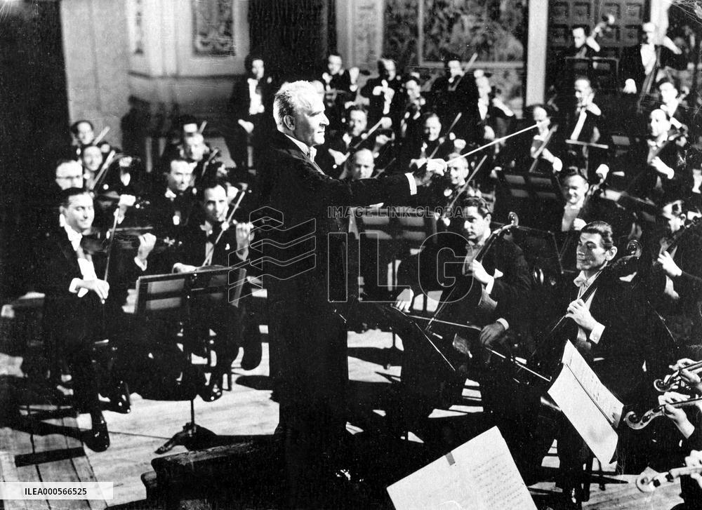 CARNEGIE HALL