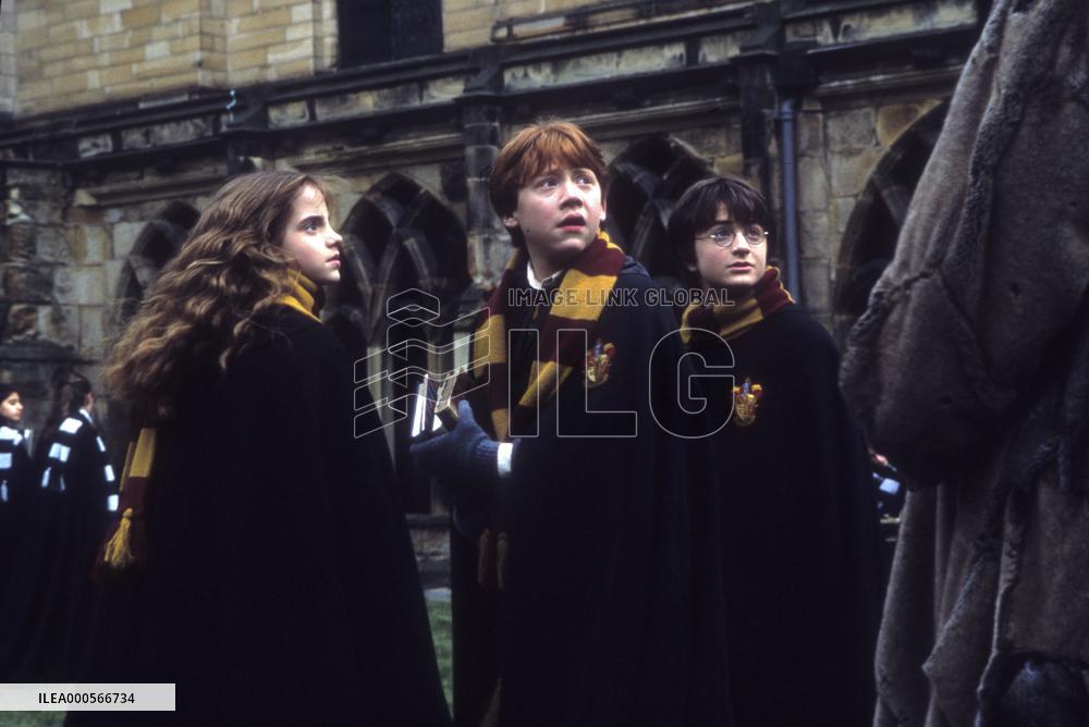 HARRY POTTER AND THE CHAMBER OF SECRETS