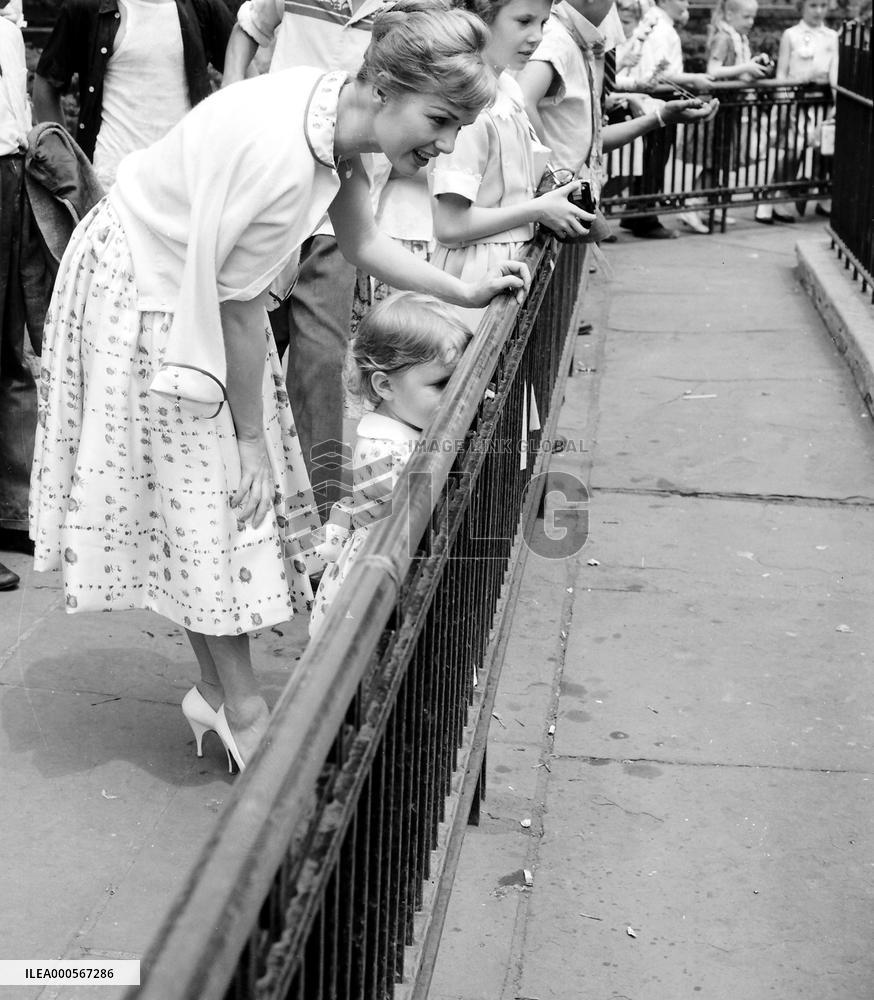 Actress DEBBIE REYNOLDS with her daughter CARRIE from her ma