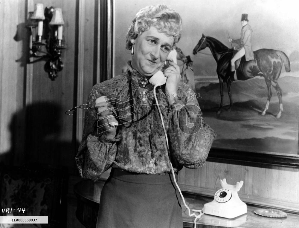 GENTLEMEN MARRY BRUNETTES