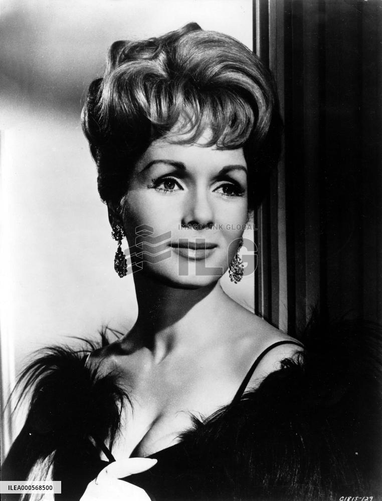 DEBBIE REYNOLDS
