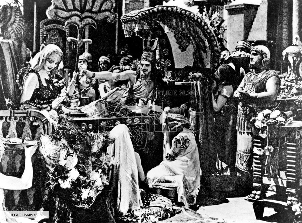 INTOLERANCE: LOVE'S STRUGGLE THROUGHOUT THE AGES