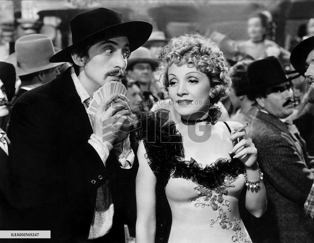 Destry Rides Again film (1939)