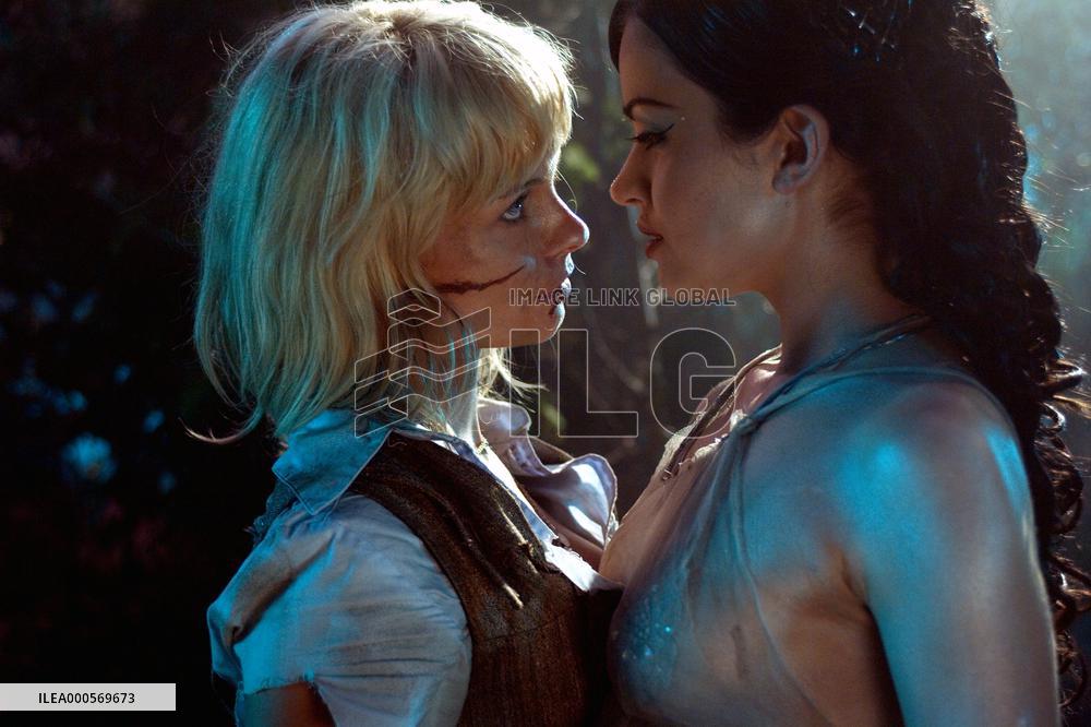 LESBIAN VAMPIRE KILLERS