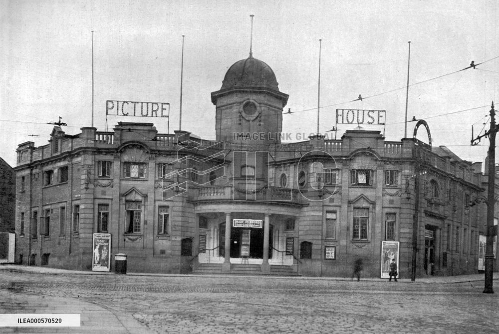 THE PICTURE HOUSE, HALIFAX  photo 1920s