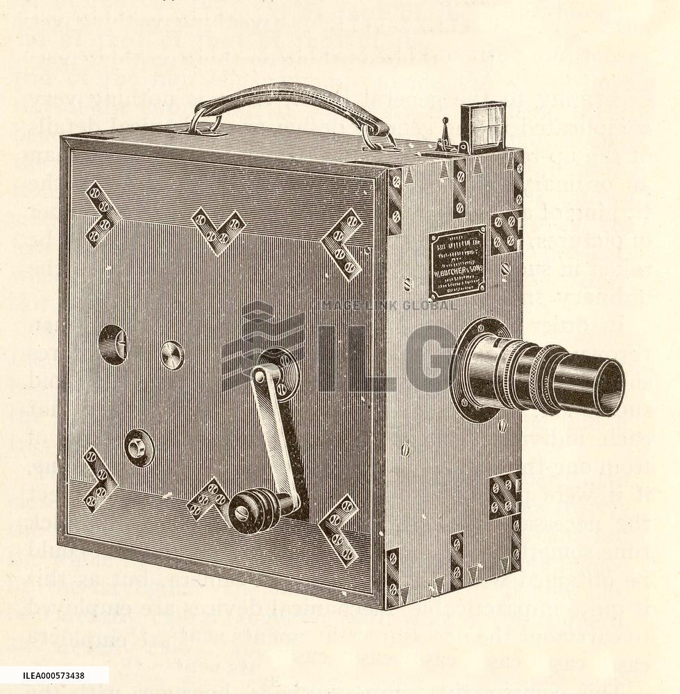 A WILLIAMSON TOPICAL FILM CAMERA MODEL NO. 7 FOR 35mm MOVING