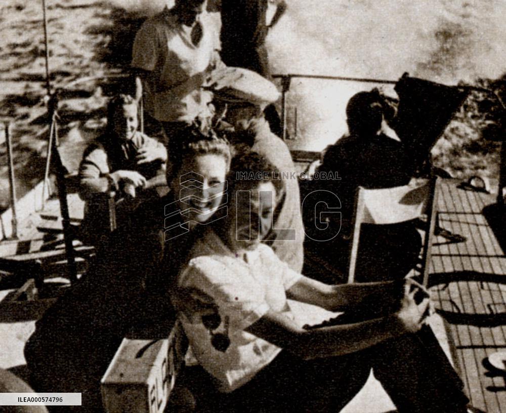 Patricia Roc and her husband Andre Thomas on location in 195