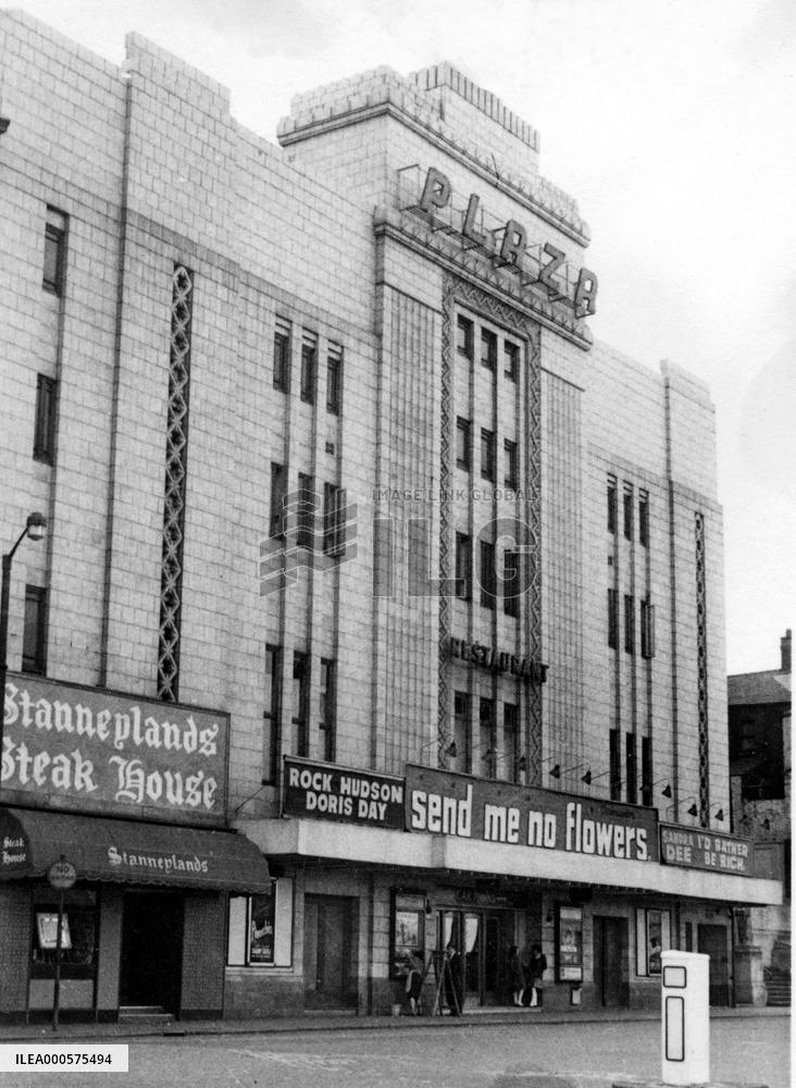 PLAZA CINEMA, STOCKPORT Showing 'Send Me No Flowers' PLAZA C