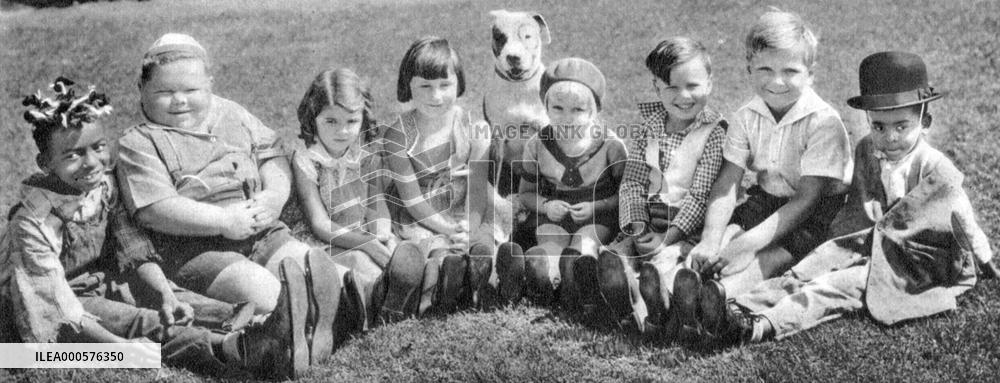 OUR GANG, around 1930/31  from left - ALLEN 'FARINA' HOSKINS