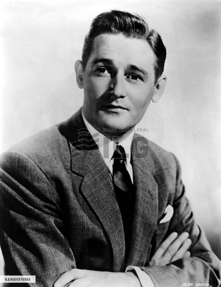 GENTLEMEN MARRY BRUNETTES