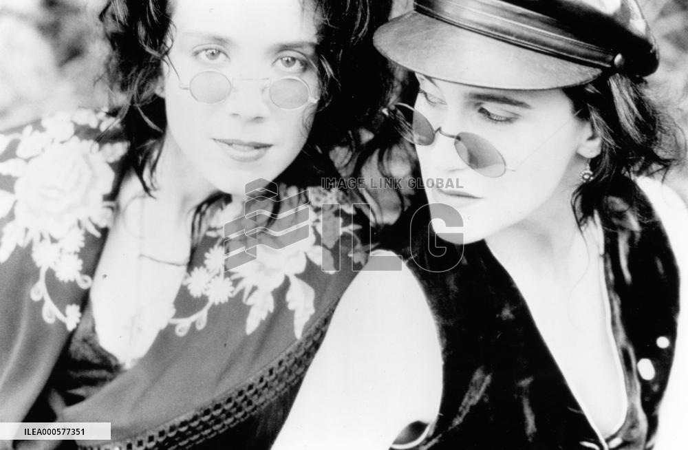 WENDY AND LISA 1990s pop band WENDY MELVOIN, LISA COLEMAN WE