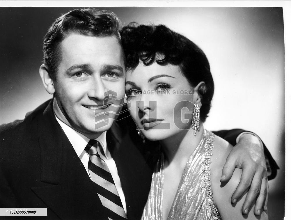 GENTLEMEN MARRY BRUNETTES