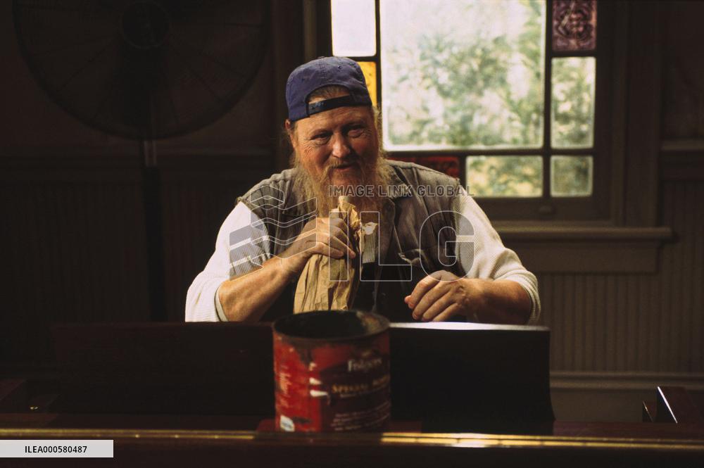 THE FIGHTING TEMPTATIONS