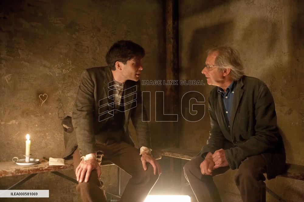 THE WIND THAT SHAKES THE BARLEY