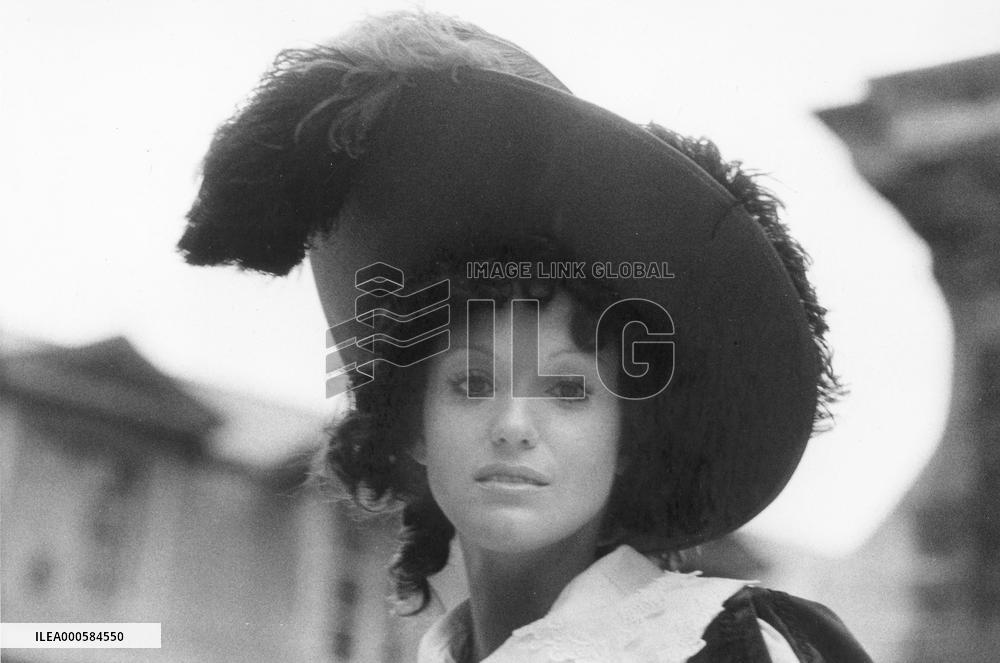 LA STORIA VERA DELLA SIGNORA DALLE CAMELIE