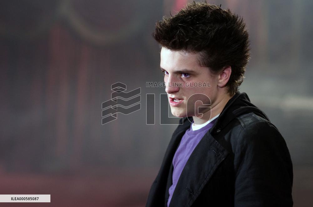 CIRQUE DU FREAK: THE VAMPIRE'S ASSISTANT