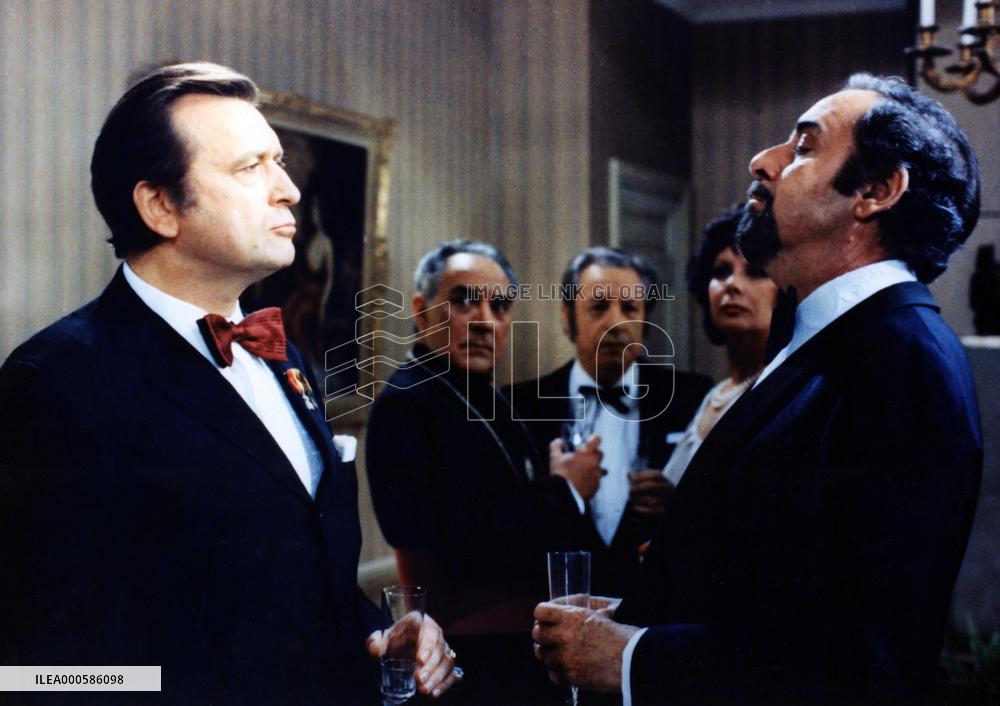 LE CHARME DISCRET DE LA BOURGEOISIE