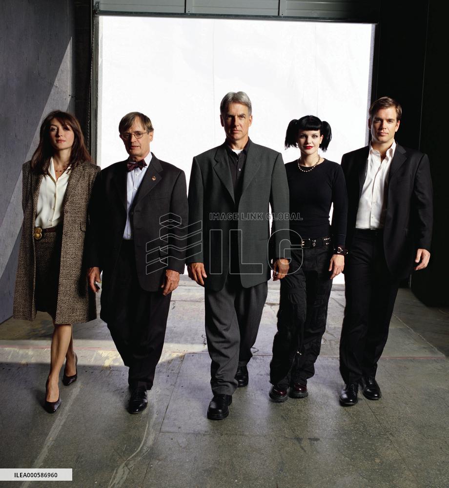 NAVY NCIS : NAVAL CRIMINAL INVESTIGATIVE SERVICE