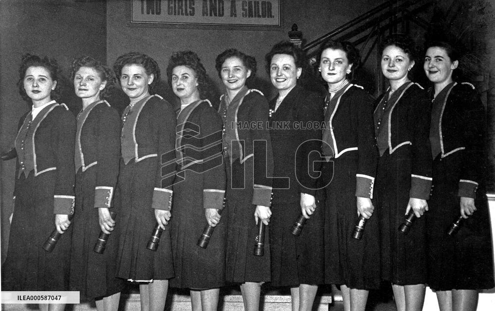 USHERETTES  TWO GIRLS AND A SAILOR