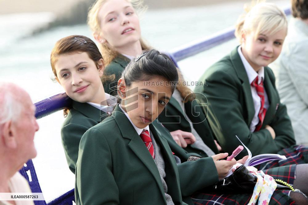 ANGUS, THONGS AND PERFECT SNOGGING