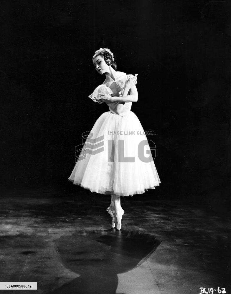 THE TALES OF HOFFMANN