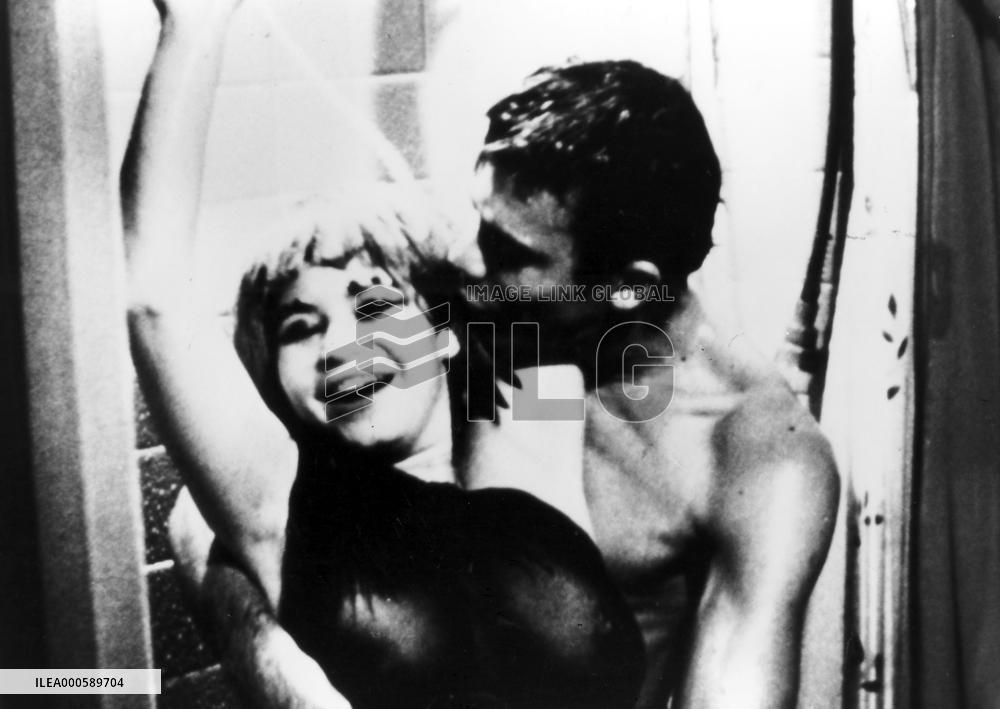 HOLD ME WHILE I'M NAKED