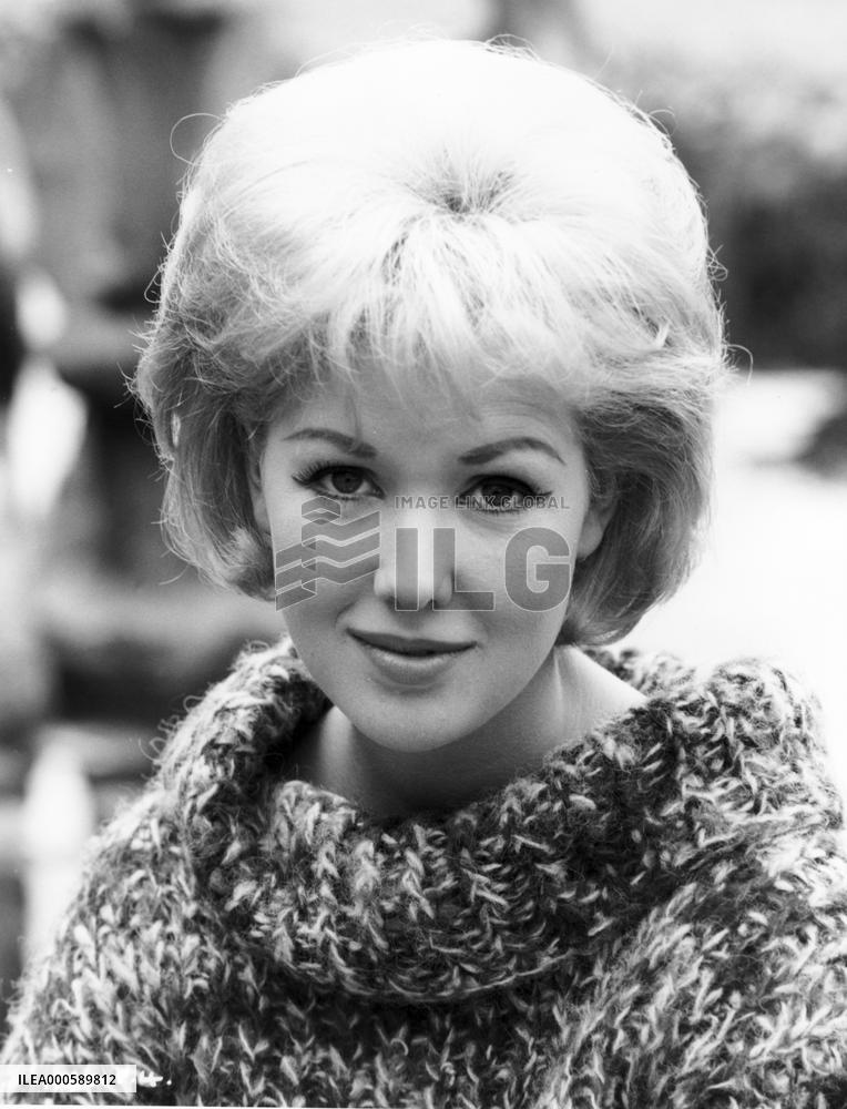 ANNETTE ANDRE
