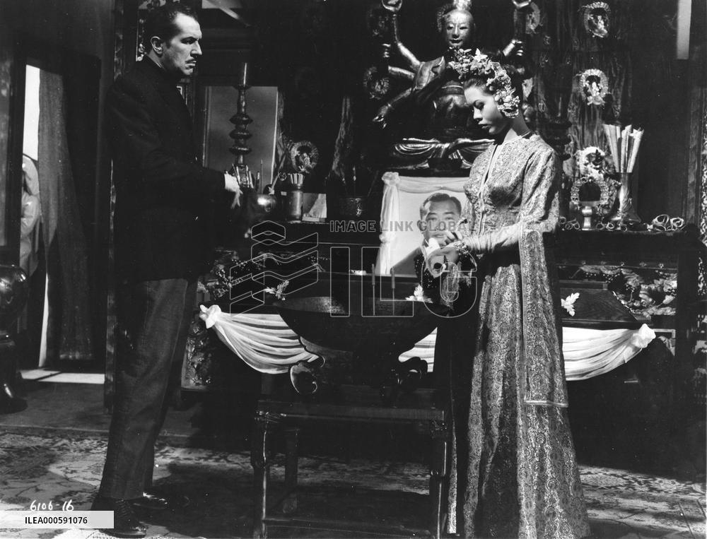 CONFESSIONS OF AN OPIUM EATER