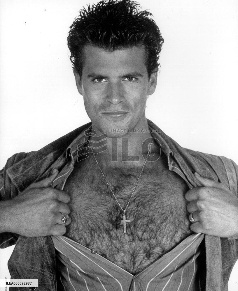 LORENZO LAMAS